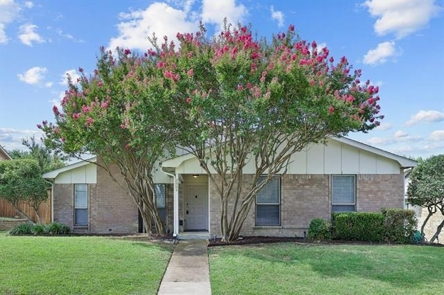 2604 Winding Creek Drive - Photo 0