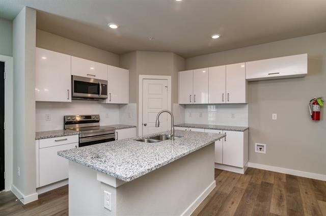 711 Harvest Moon Drive - Photo 7