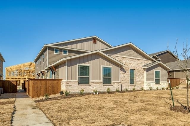 711 Harvest Moon Drive - Photo 1