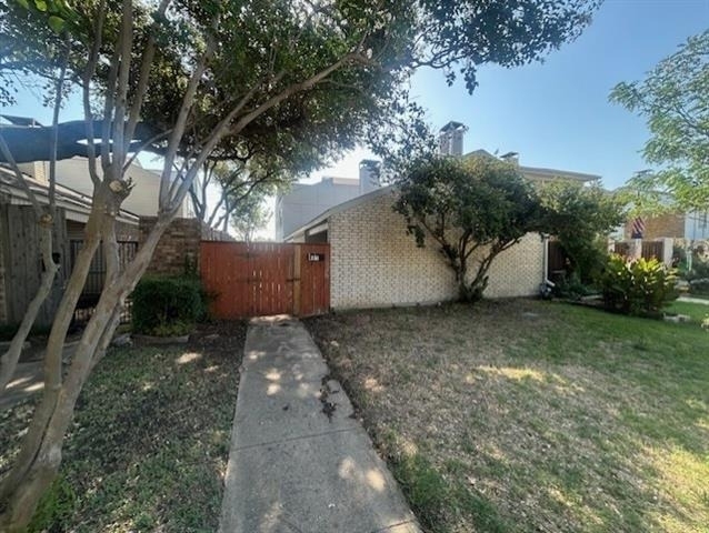 401 Towne House Lane - Photo 1