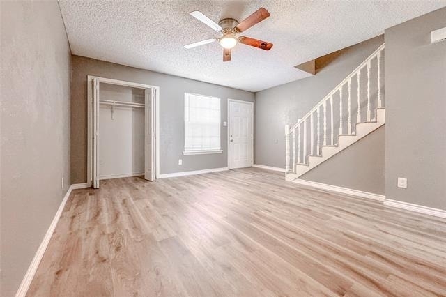 1044 Southmoor Drive - Photo 2