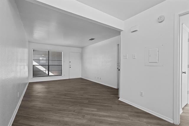 320 E 4th Street - Photo 3