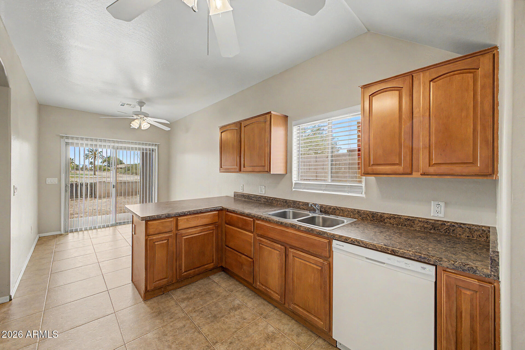 15237 S Moon Valley Road - Photo 12