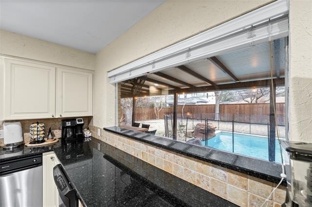 6806 Royal Lane - Photo 11