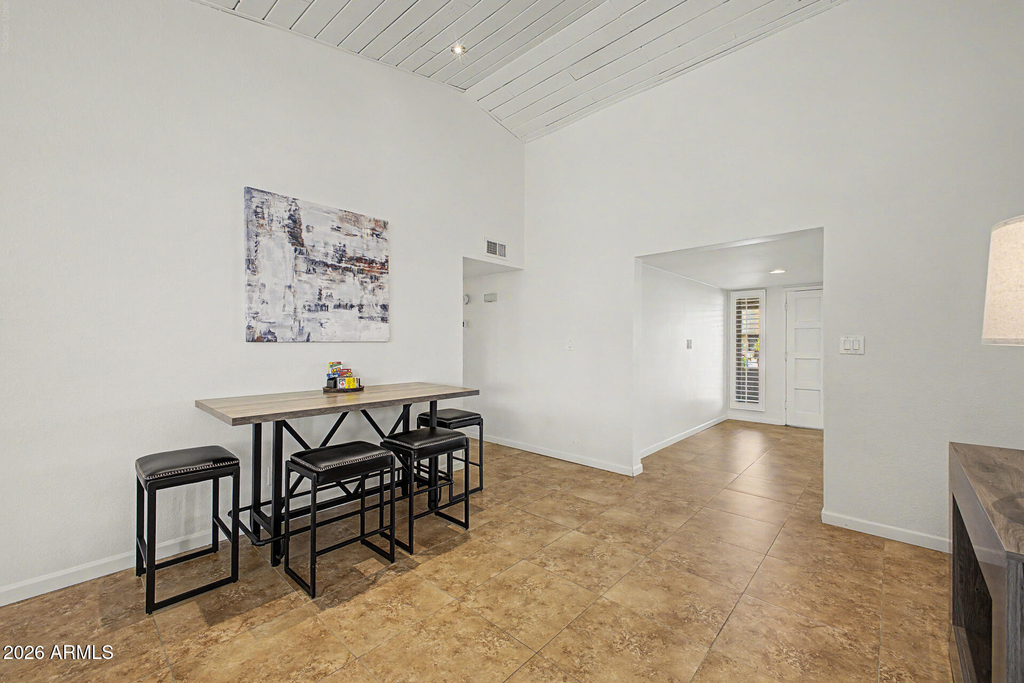 2445 S Catarina -- - Photo 4