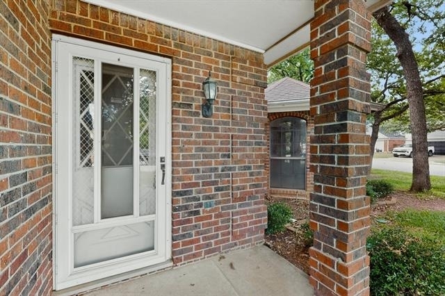 7517 Crosstimbers Lane - Photo 1