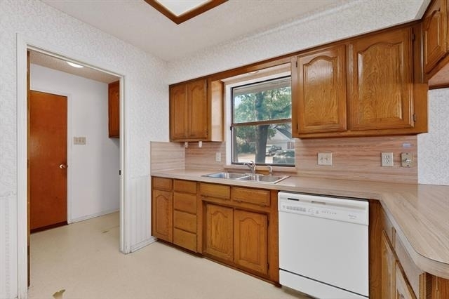 7517 Crosstimbers Lane - Photo 9