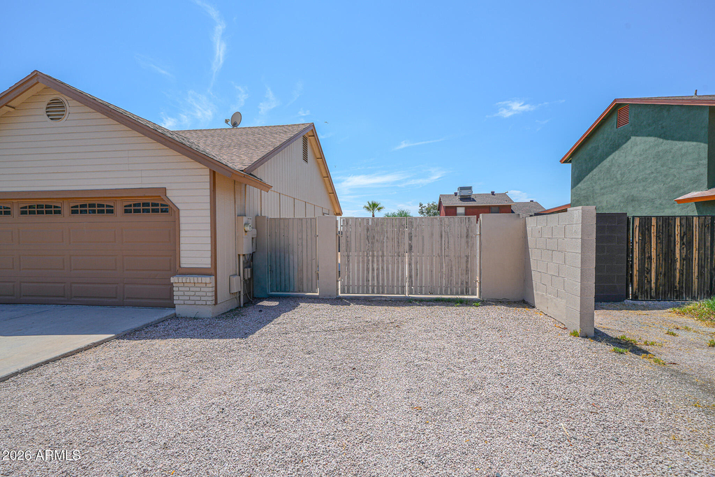 9315 E Dallas Street - Photo 2