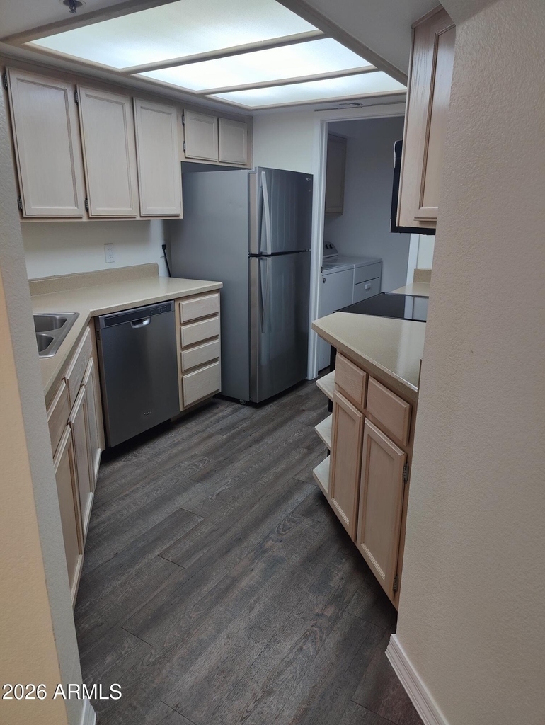 5104 N 32nd Street - Photo 2