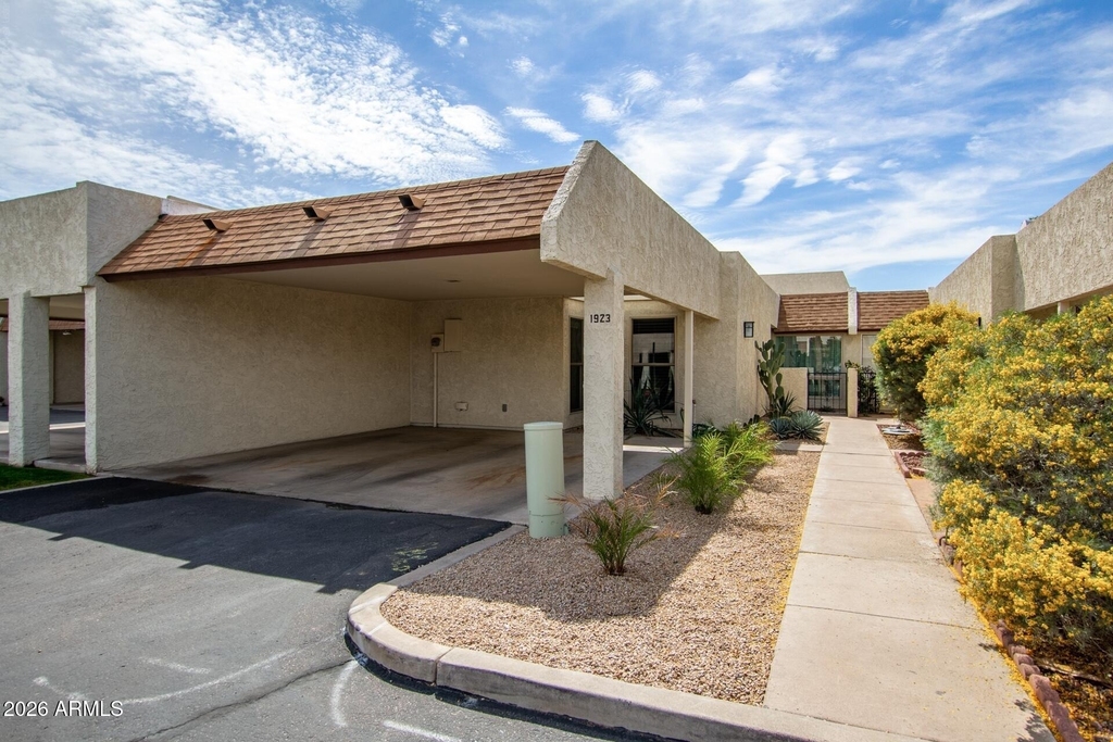 1923 E Duke Drive - Photo 1