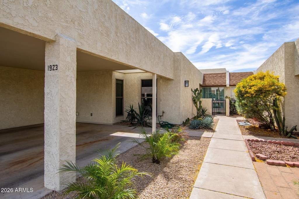 1923 E Duke Drive - Photo 2