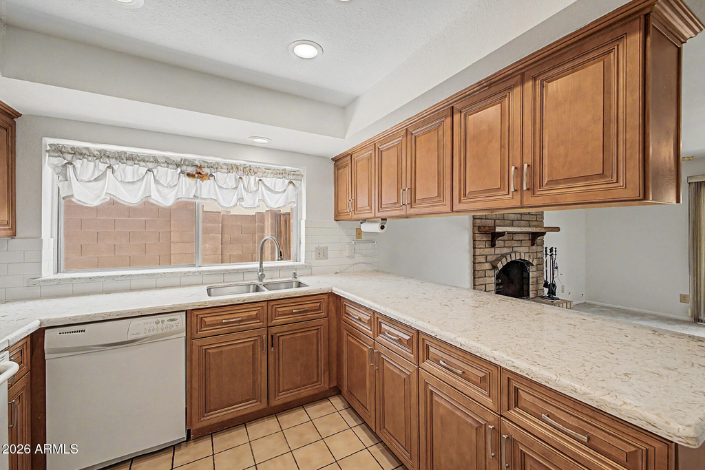 14612 N 49th Way - Photo 16