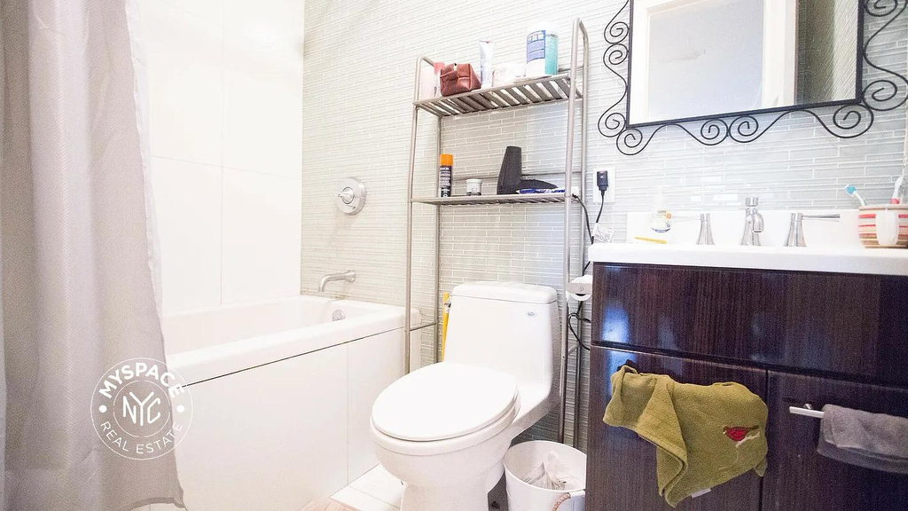 208 Evergreen Avenue - Photo 8