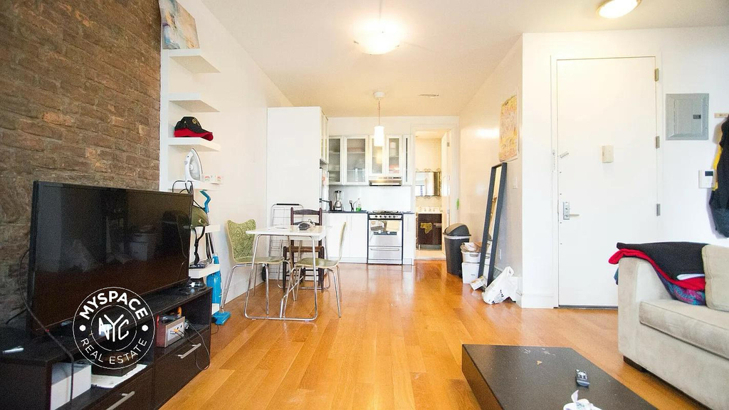208 Evergreen Avenue - Photo 4