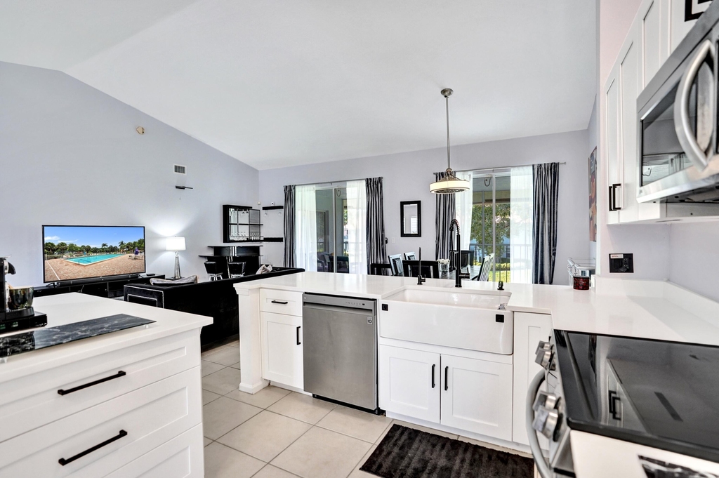 7669 Springwater Place - Photo 45