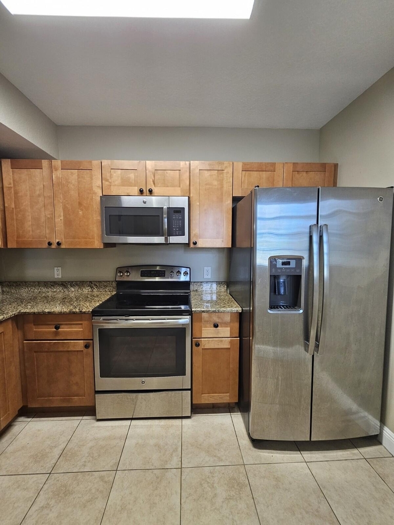 1049 Golden Lakes Boulevard - Photo 3