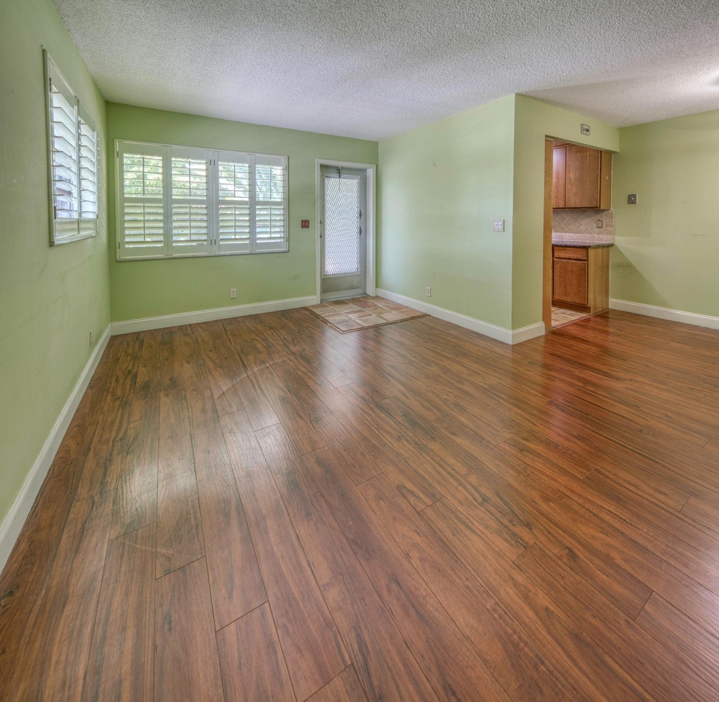 216 N Federal Highway - Photo 9
