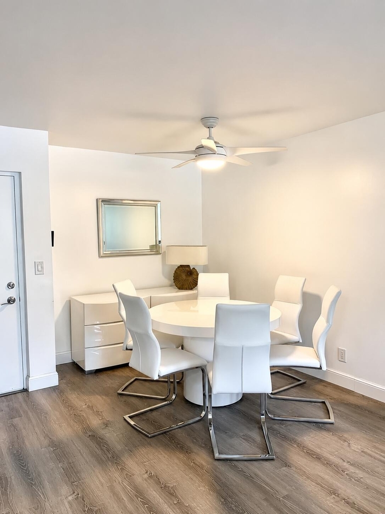 950 Egret Circle - Photo 0