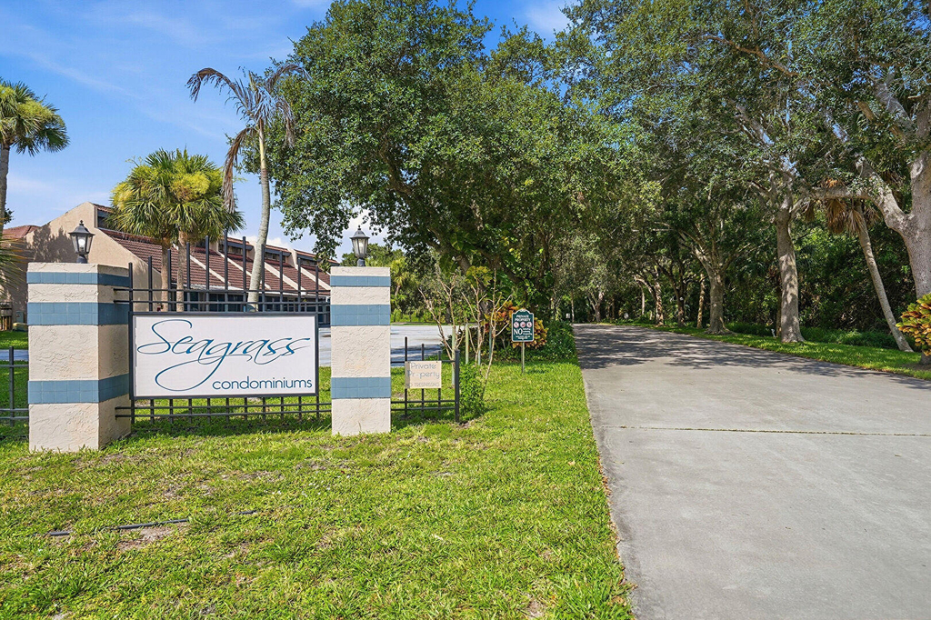 2480 Se Garden Terrace - Photo 2