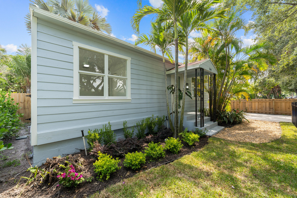 514 52nd Street - Photo 0