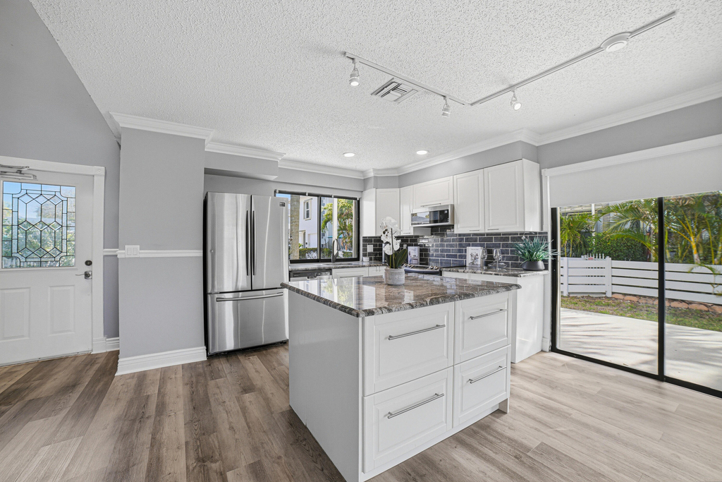 324 W Pine Street - Photo 14