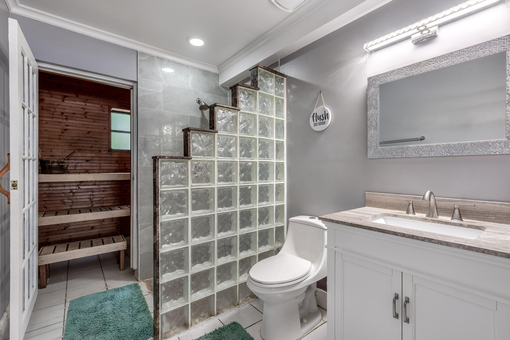 324 W Pine Street - Photo 0