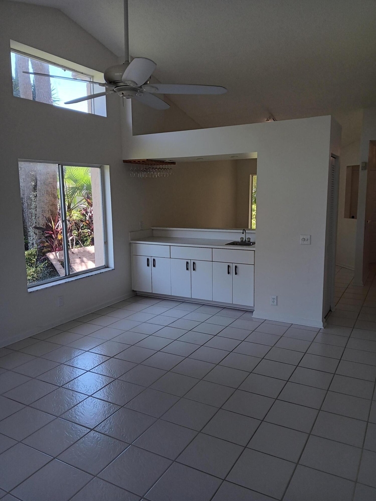 23157 Fountain View Drive - Photo 4
