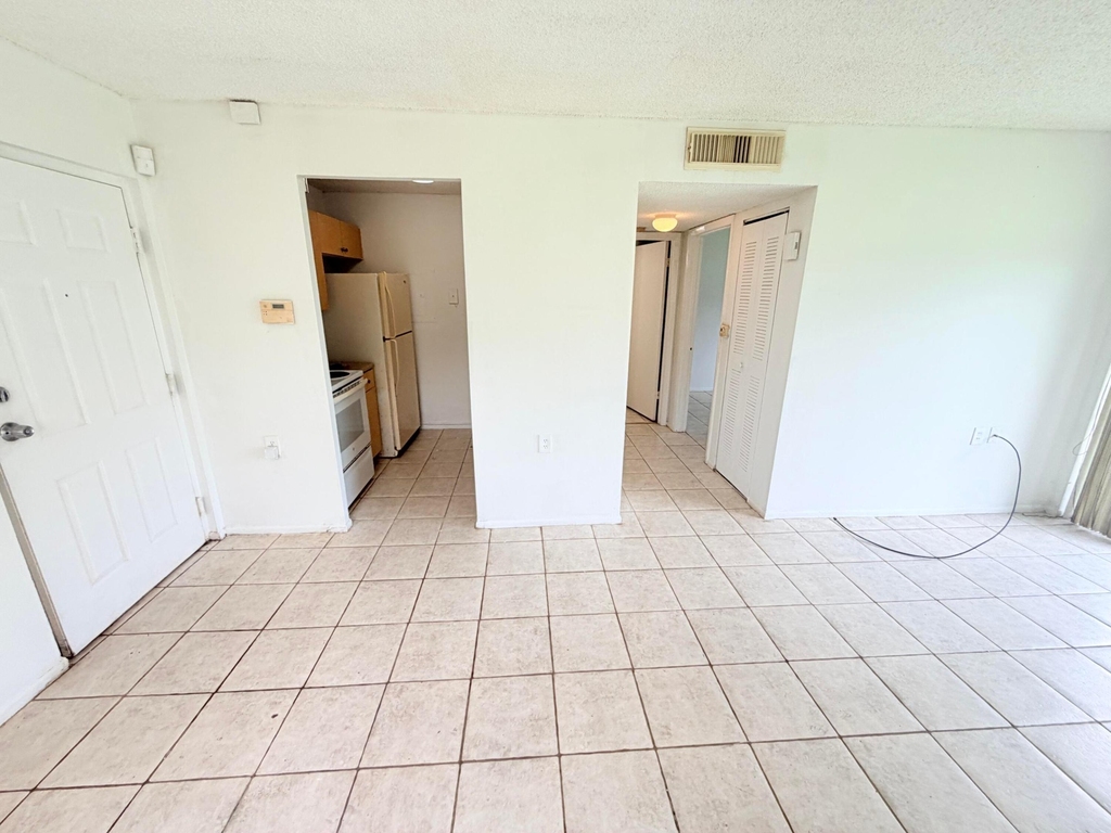 1089 N Benoist Farms Road - Photo 2