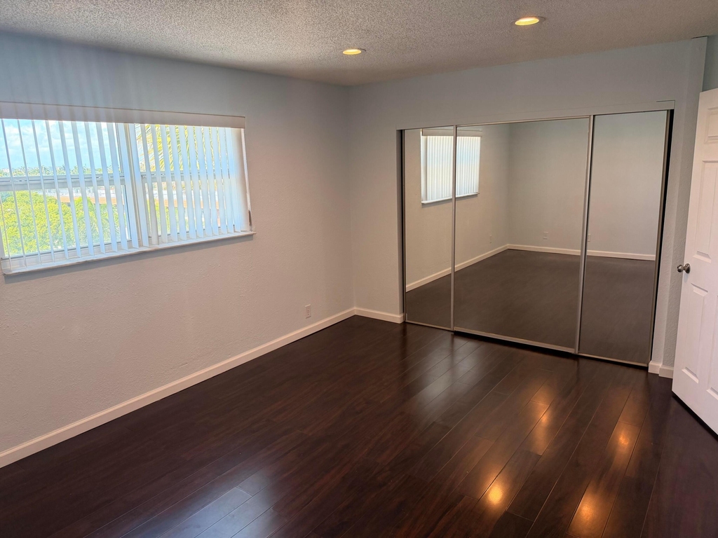 2840 Ne 14th Street - Photo 10