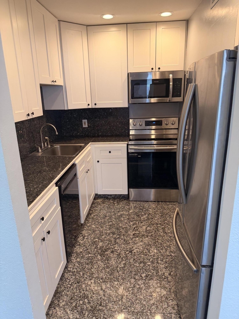2840 Ne 14th Street - Photo 3