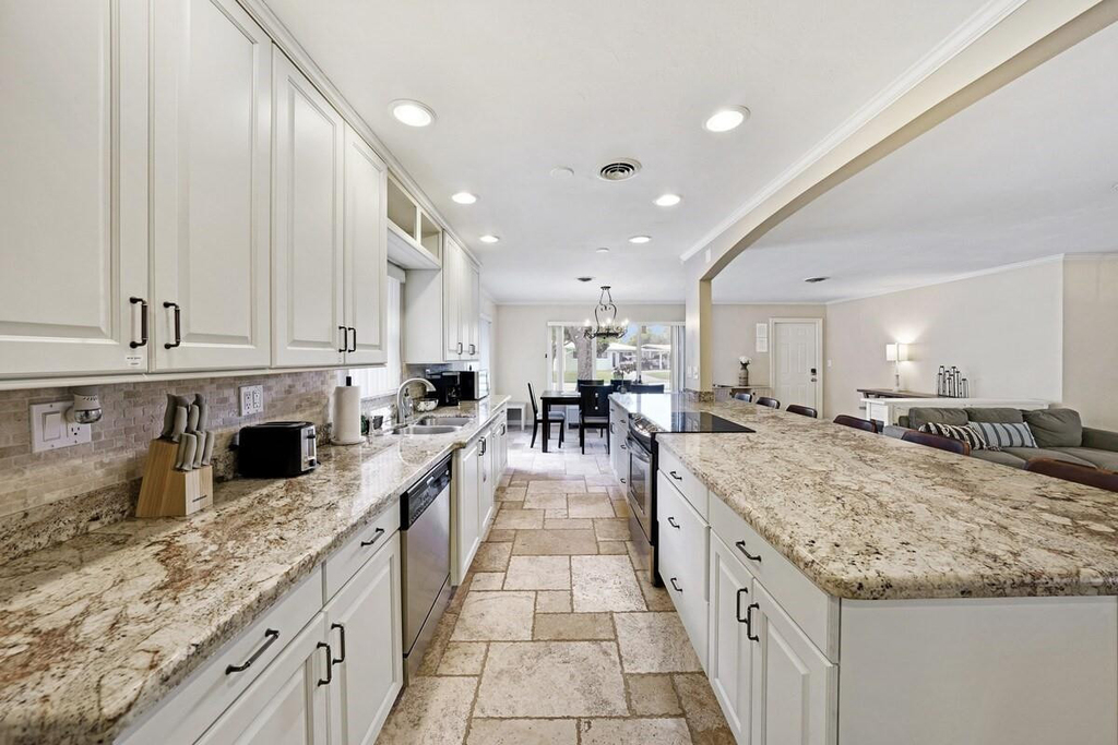 332 Nw 26th Court - Photo 15