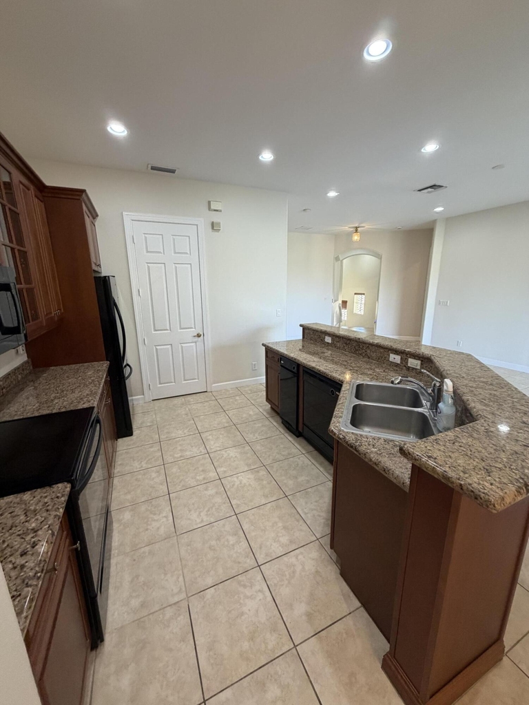 8079 Nw 127th Lane - Photo 5