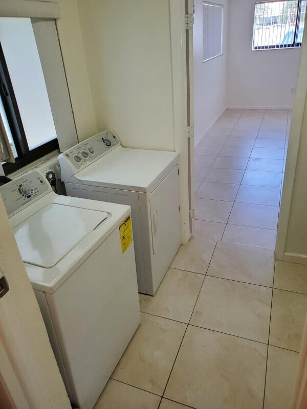 2460 Ne 215th Street - Photo 6