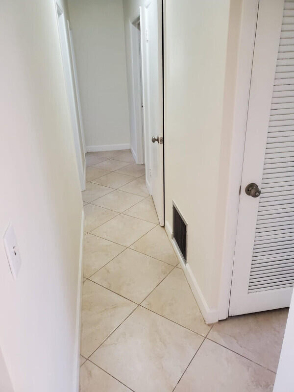 2460 Ne 215th Street - Photo 11