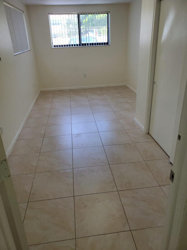 2460 Ne 215th Street - Photo 9