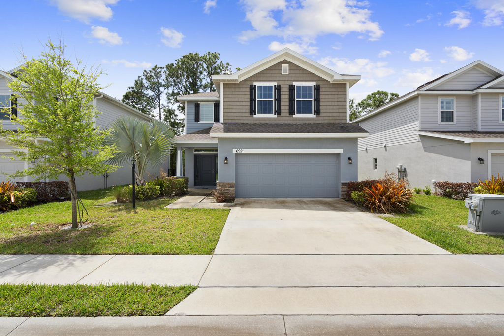 692 Ne Turtleback Trail - Photo 1