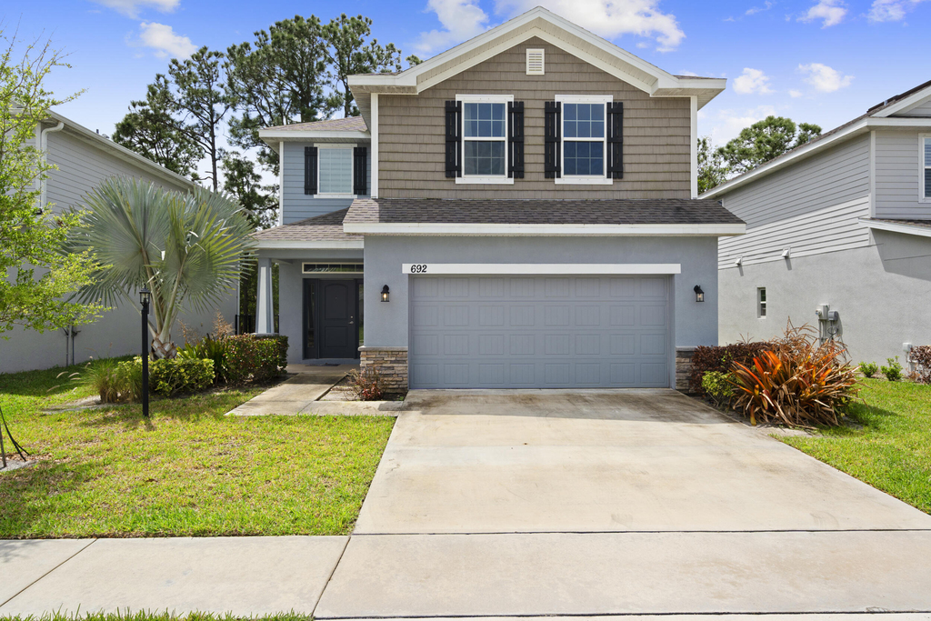 692 Ne Turtleback Trail - Photo 0