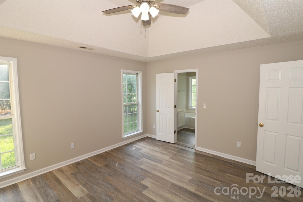 711 Harvest Way - Photo 18