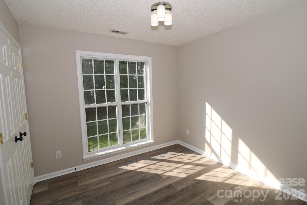711 Harvest Way - Photo 16