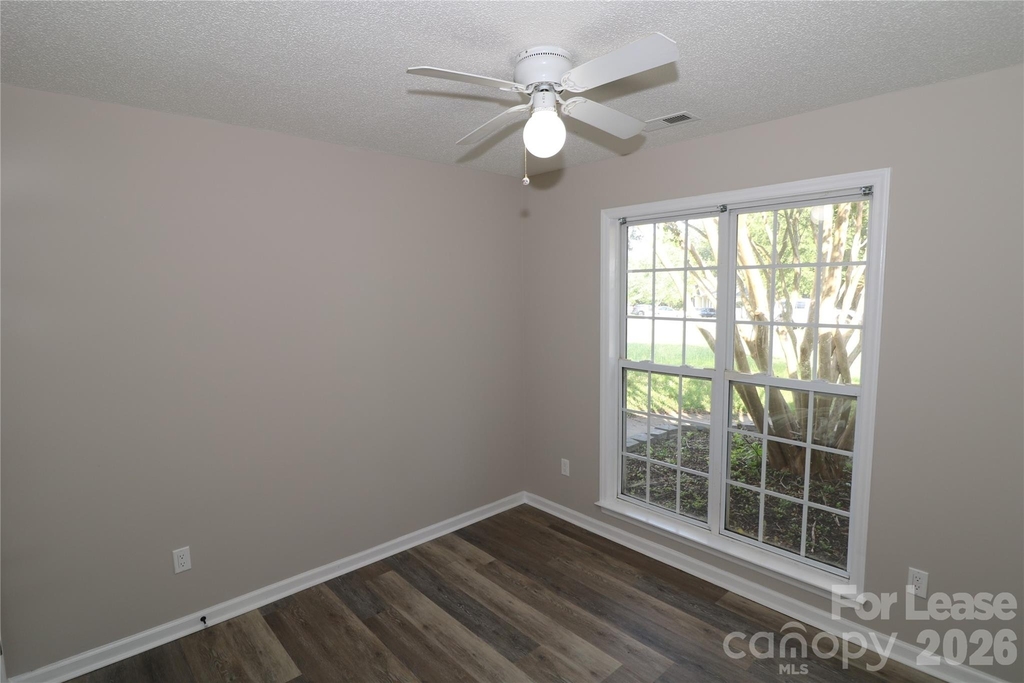 711 Harvest Way - Photo 15