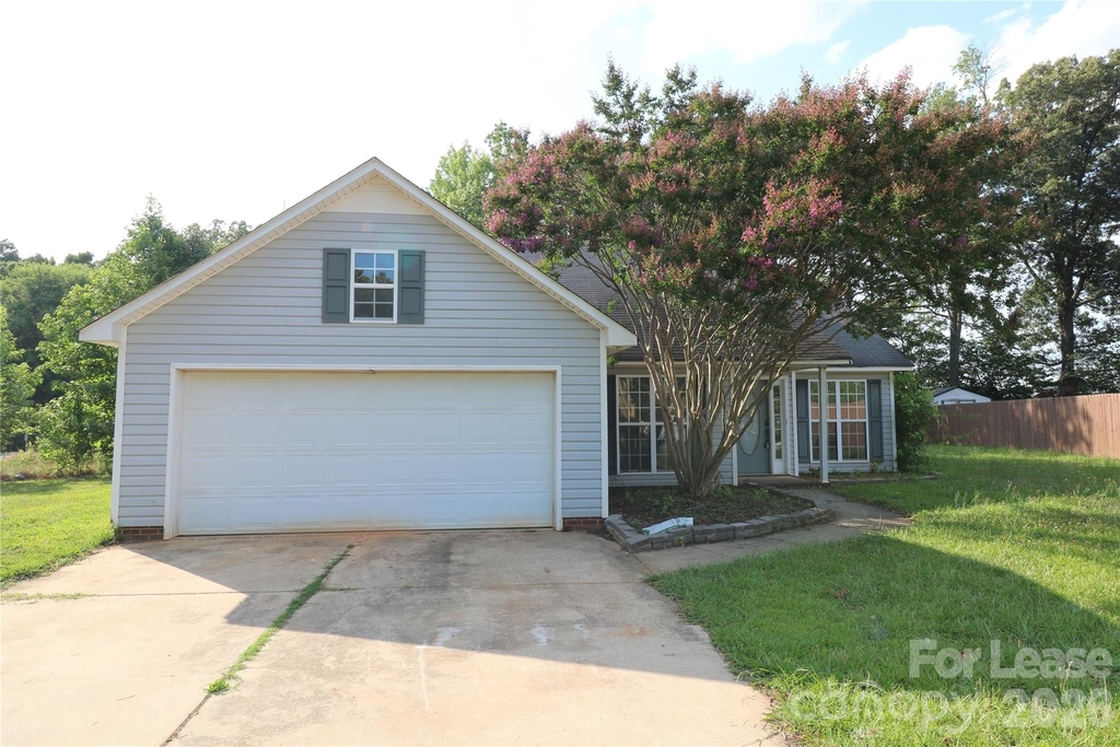 711 Harvest Way - Photo 1