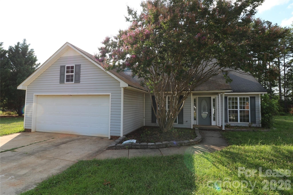 711 Harvest Way - Photo 0