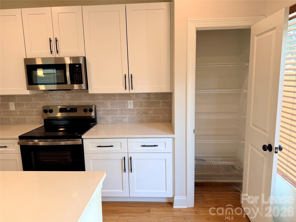 521 N Linwood Avenue - Photo 10