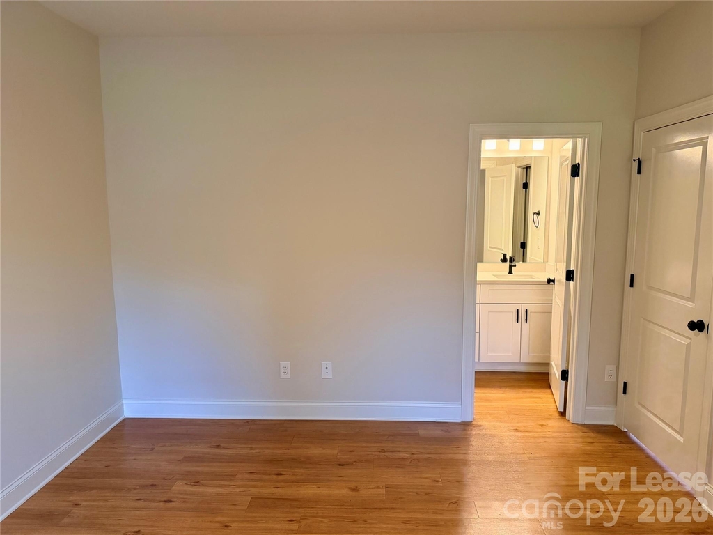 521 N Linwood Avenue - Photo 14