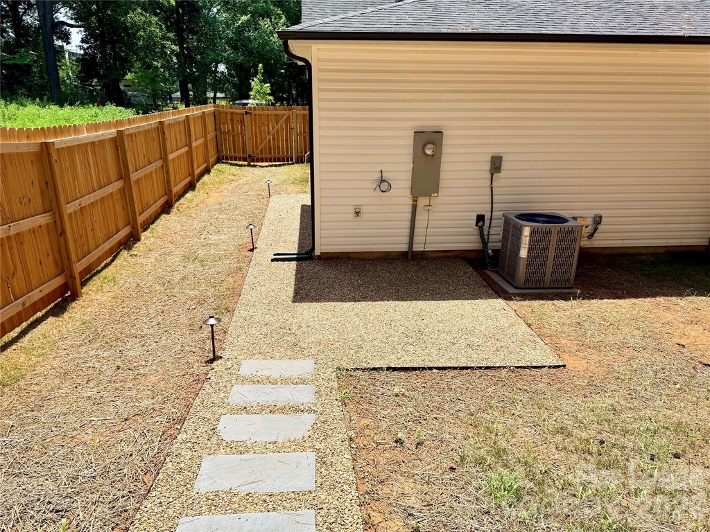525 N Linwood Avenue - Photo 34