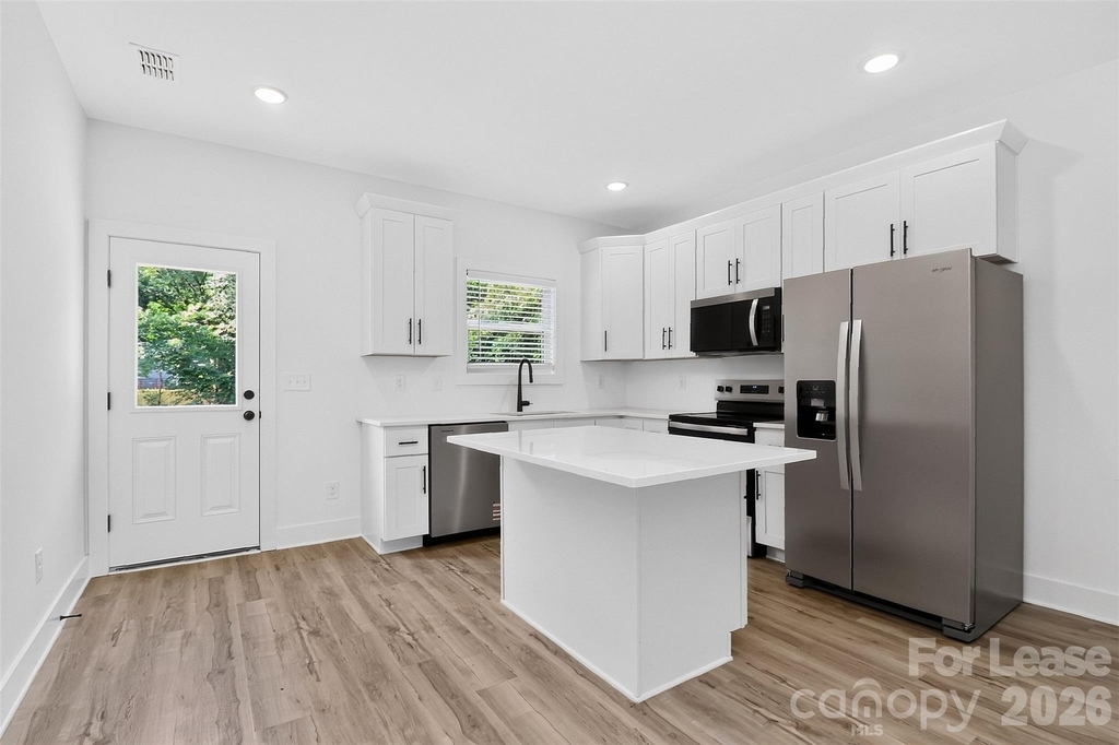 308 E Tallyrand Avenue - Photo 7