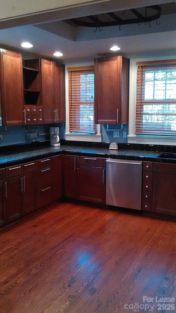 1201 E 35th Street - Photo 6
