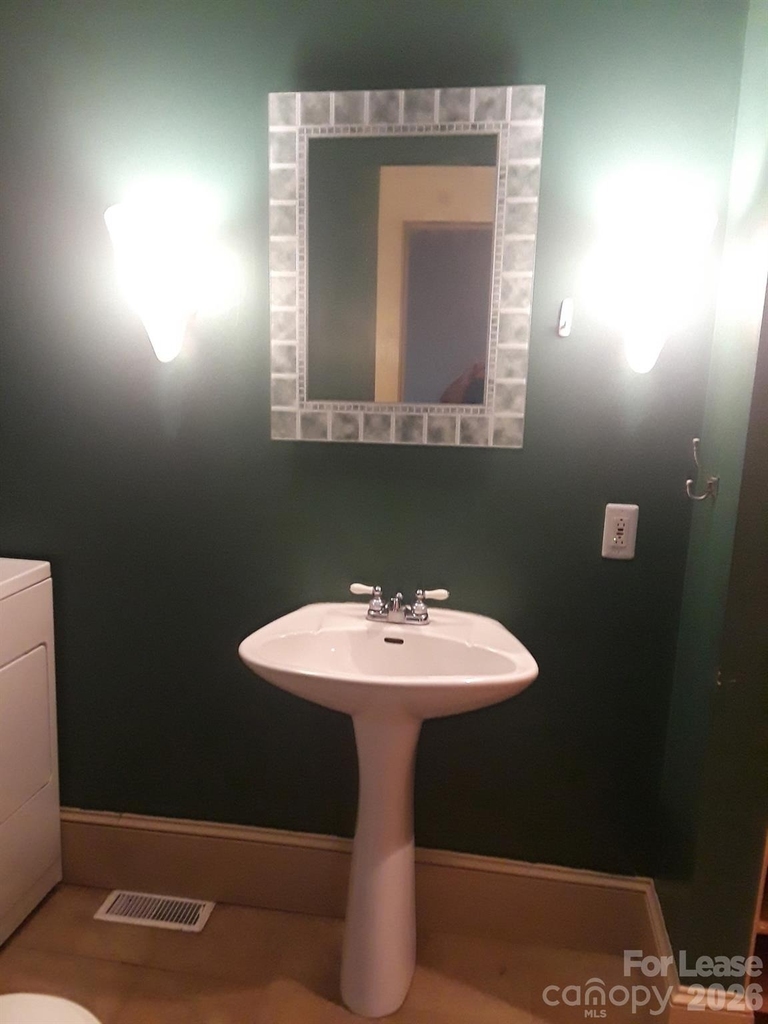 1201 E 35th Street - Photo 9
