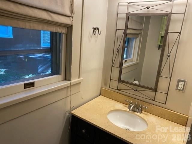 1201 E 35th Street - Photo 15