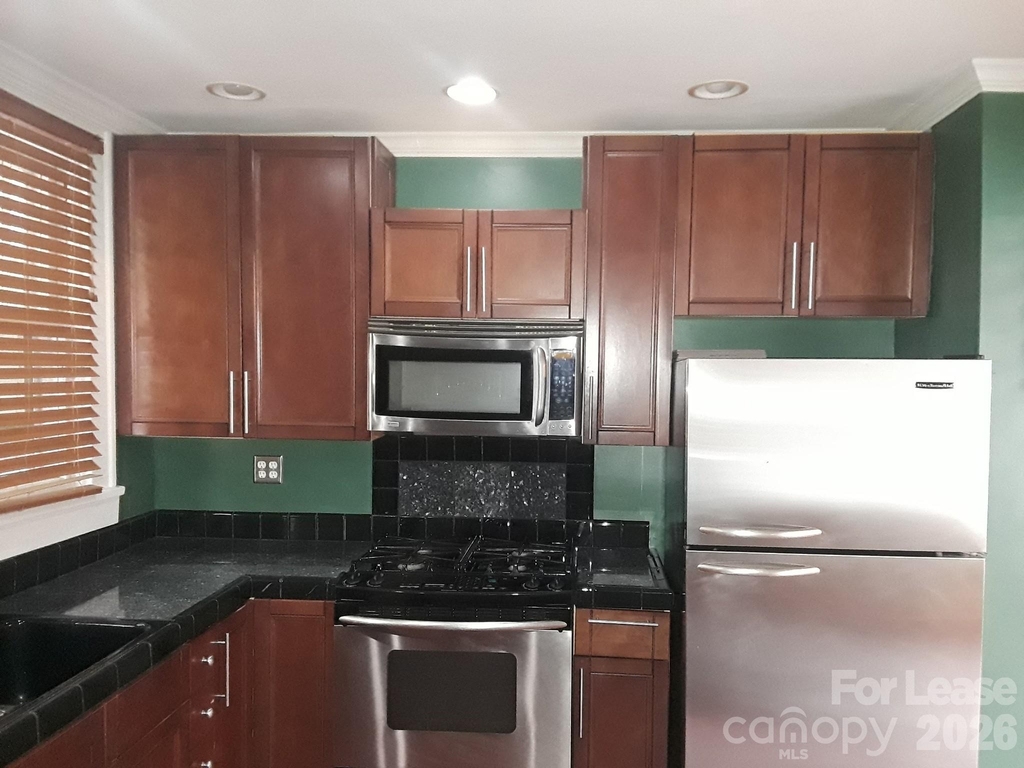 1201 E 35th Street - Photo 5